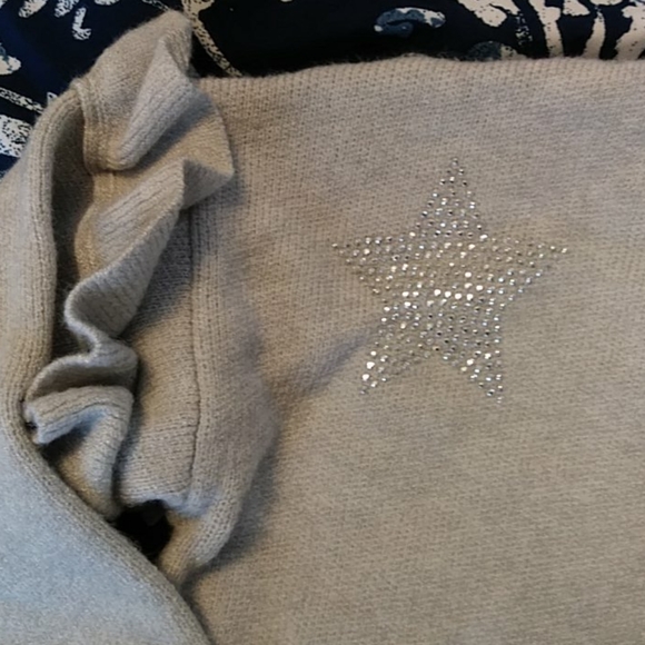 Girls sweater - Picture 3 of 3